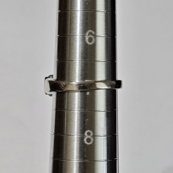 Vintage Sterling Silver ring with blue emerald cut stone size 7 - Picture 8 of 16